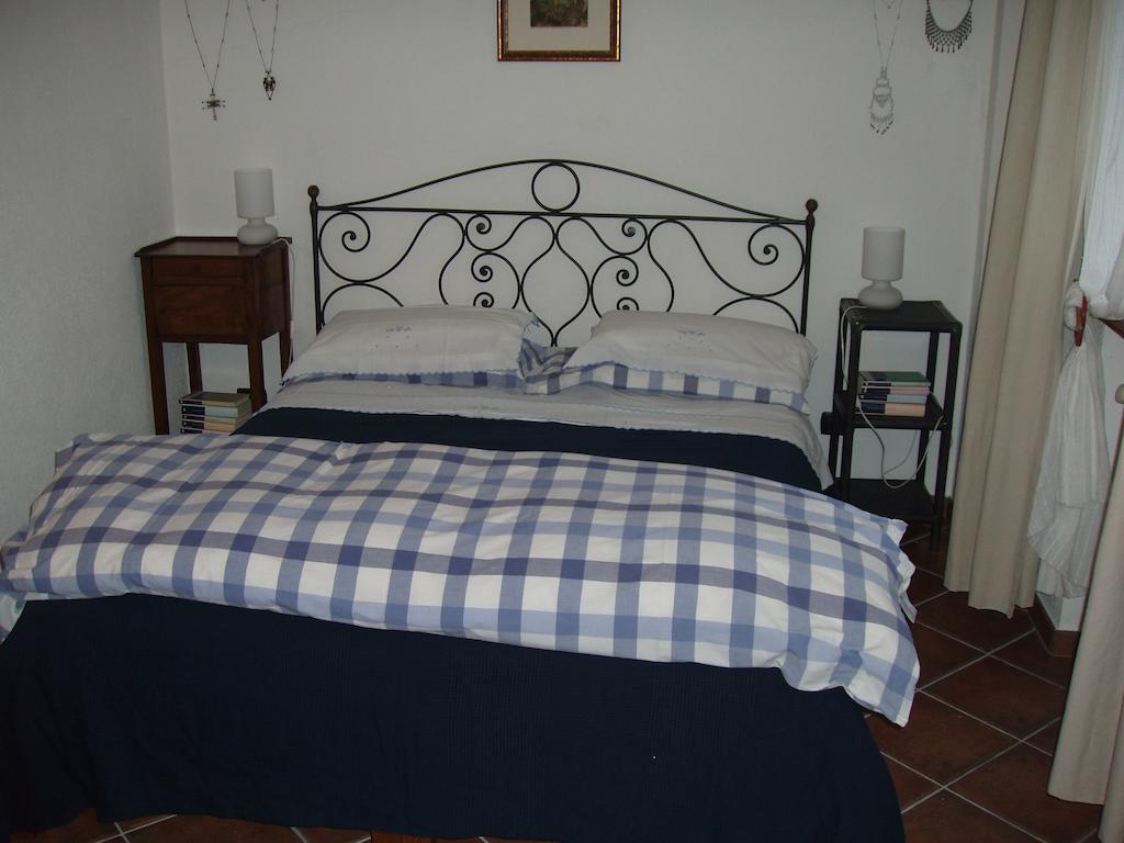 לינה וארוחת בוקר Moncucco Torinese Cascina Nel Bosco חדר תמונה